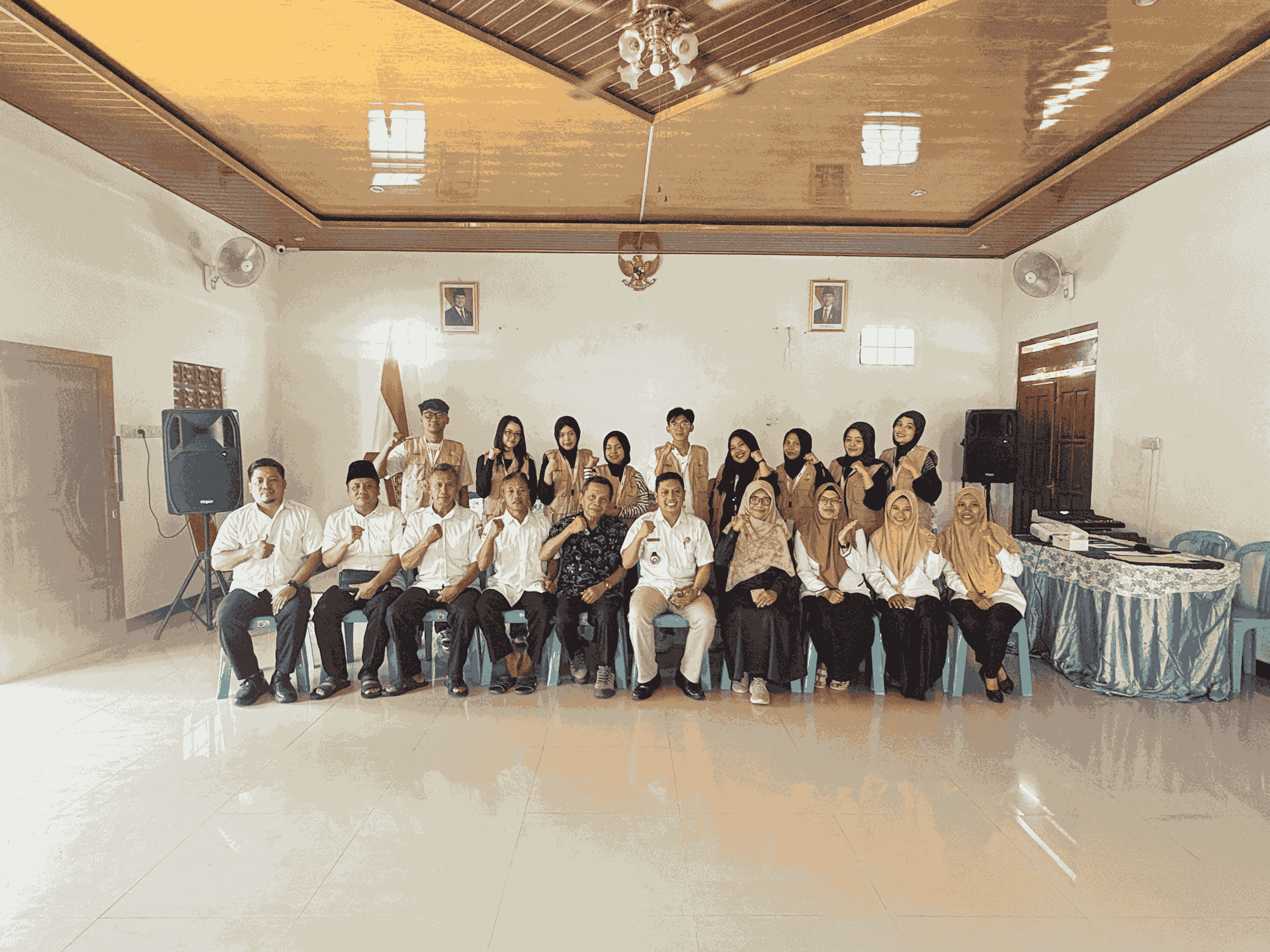 PENYERAHAN MAHASISWA KKN UNS DI DESA JERUK: AWAL PENGABDIAN ANAK BANGSA UNTUK MASYARAKAT MAGETAN