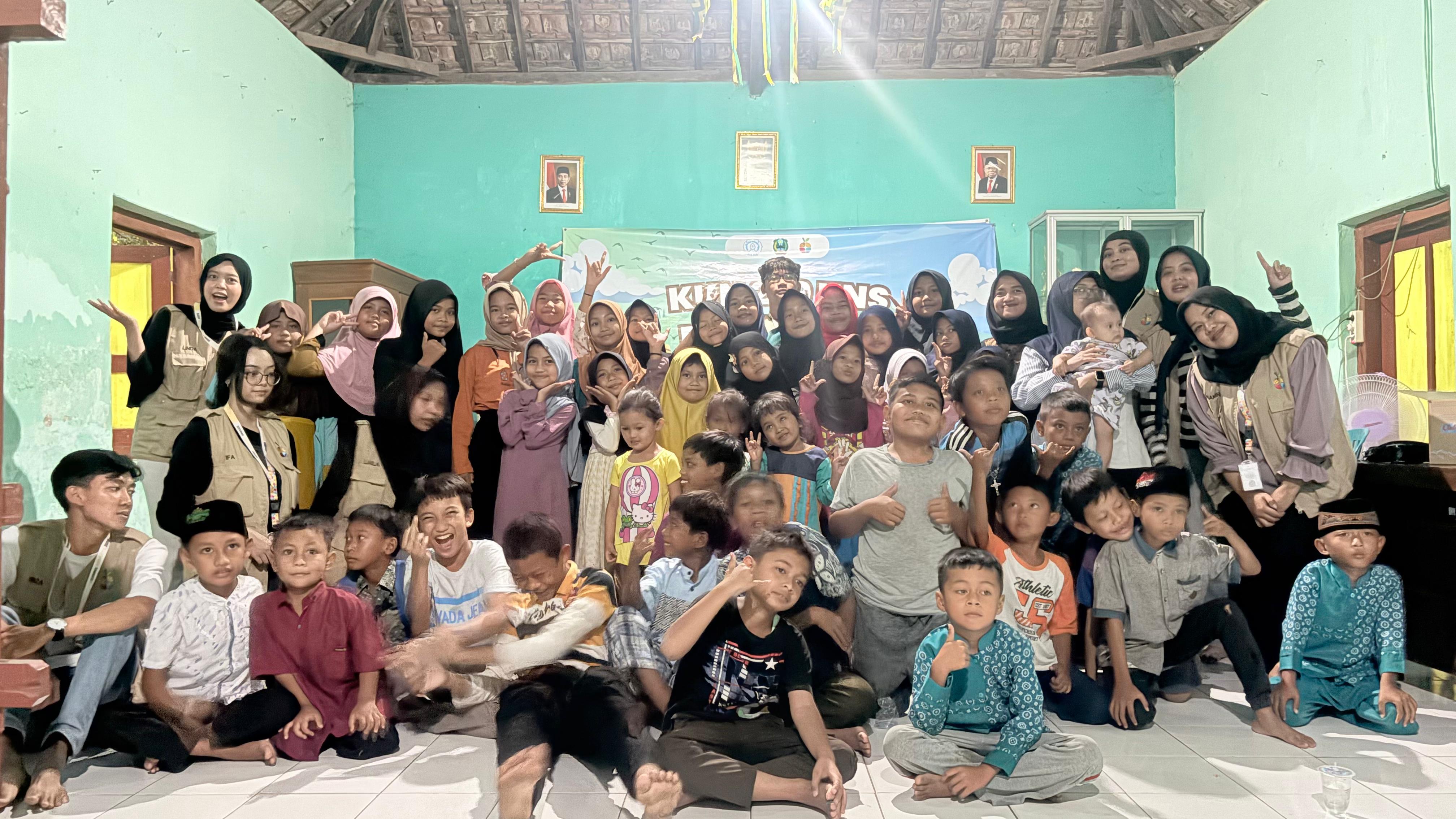 ANAK-ANAK DESA JERUK ANTUSIAS IKUTI EDUKASI DAN GERAKAN GEMAR MENABUNG